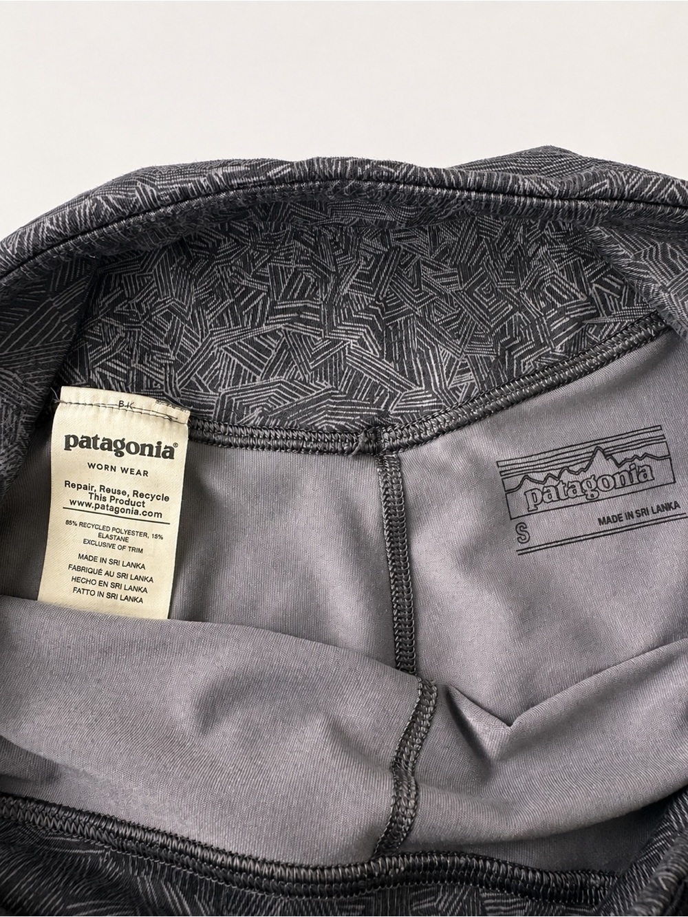 Patagonia Women’s Cropped Leggings - Black/Grey with Subtle Pattern - Picture 3 of 5